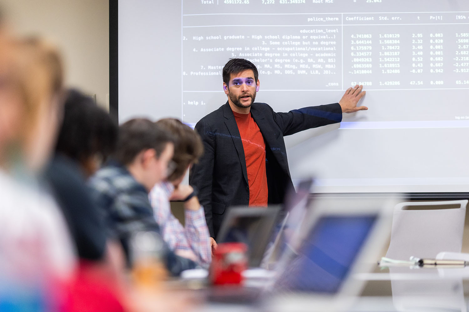 Jonathan Ring, Lecturer and Director of Undergraduate Studies at the Baker School, teaches a Policy Process and Program Evaluation class (BCPP 480) for undergraduate students inside the The Baker School of Public Policy and Public Photo by Steven Bridges/University of Tennessee.