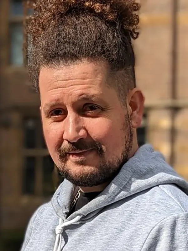 headshot photo of Simon Carrignon