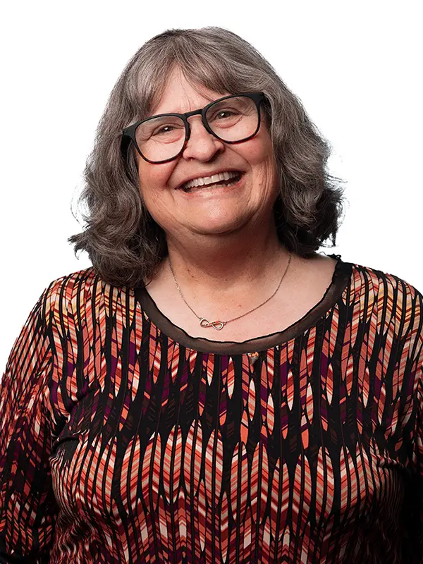 headshot photo of Suzie Allard